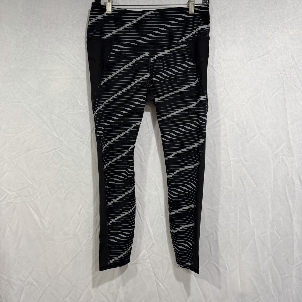 Athleta Waves Stealth Crop Yoga Pant 7/8 Tight, Black‎ Gray M Pull On